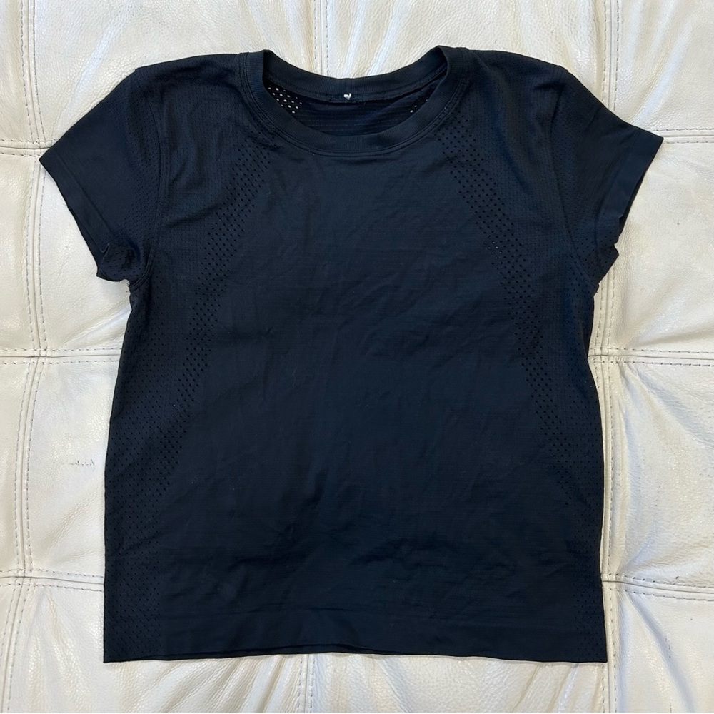 lululemon athletica Breathable Black Short Sleeve Shirt
